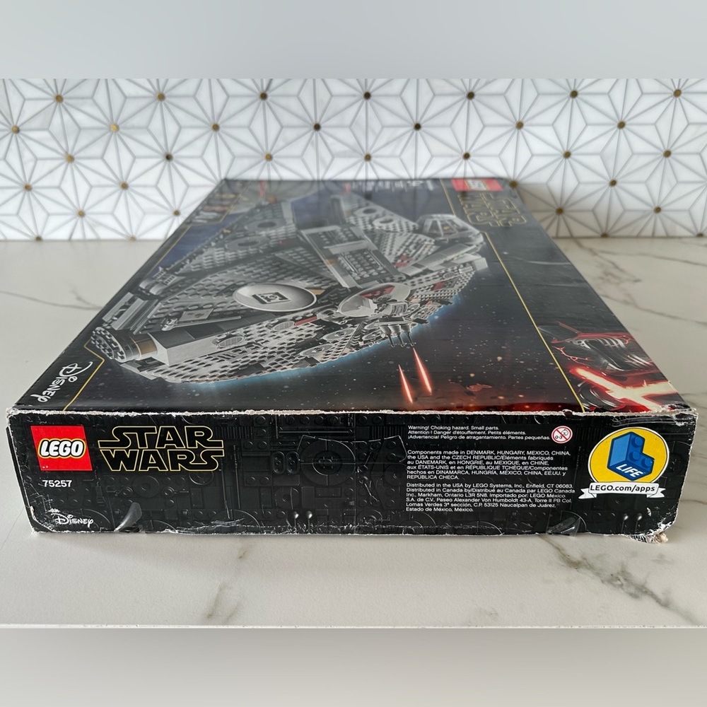 LEGO Star Wars Millennium Falcon Set - #75257 RETIRED, NWT - Picture 10 of 11